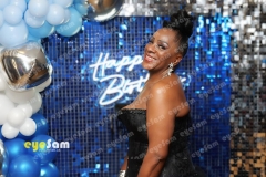 P1369086