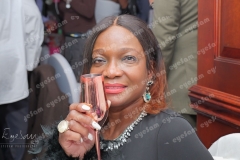 P1128412